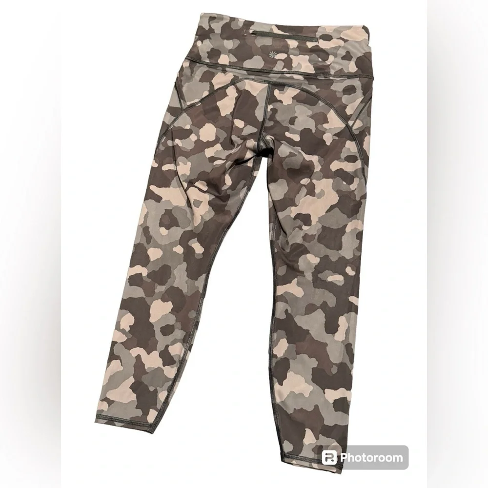 Athleta Lightening Green and Tan Camo 7/8 Legging Women’s Size Small